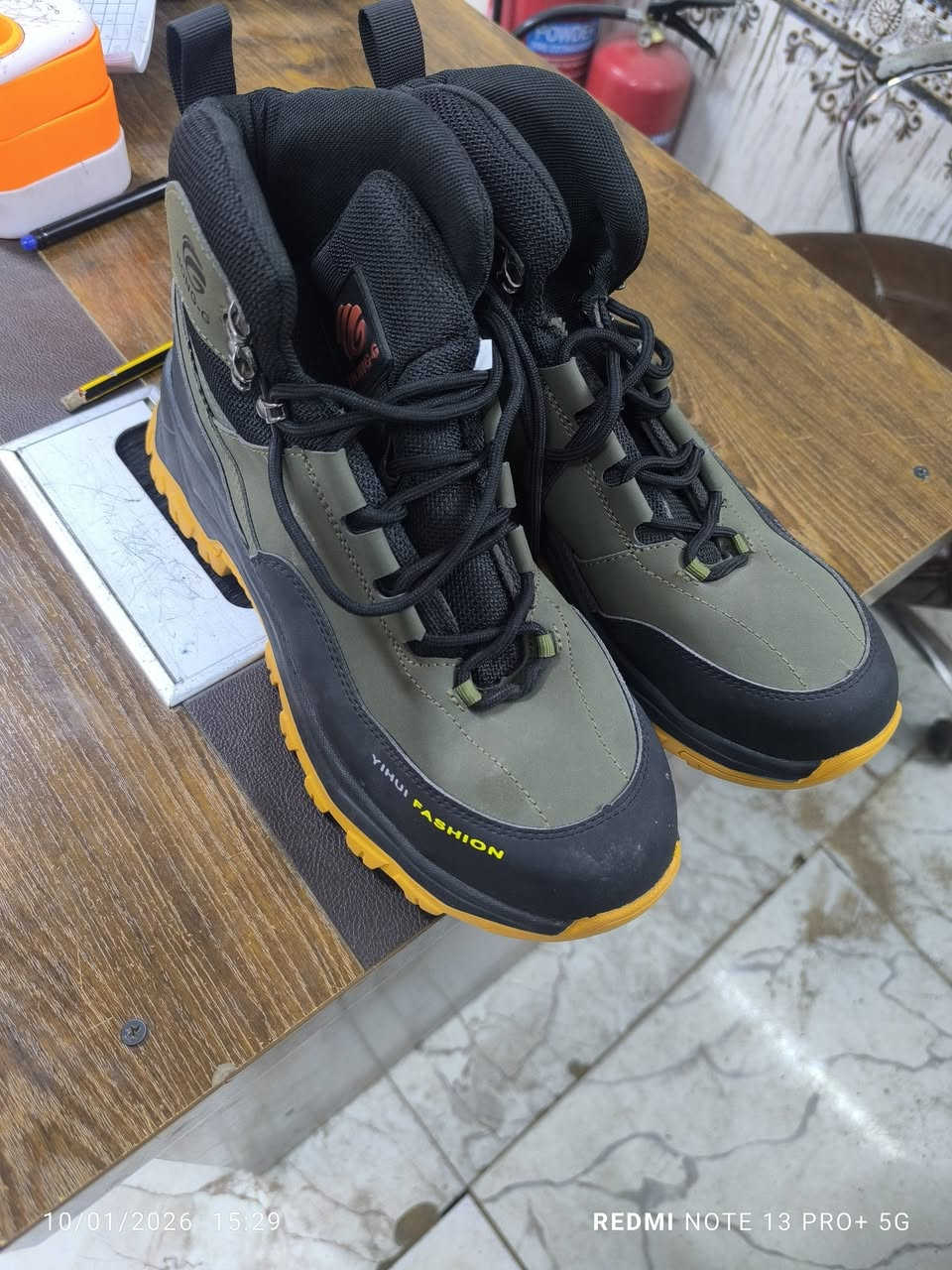 تجهيزات للبيع  قيمتهن 200 وبيهن مجال‏ للستفسار ‪0780 600 2957‬‏
