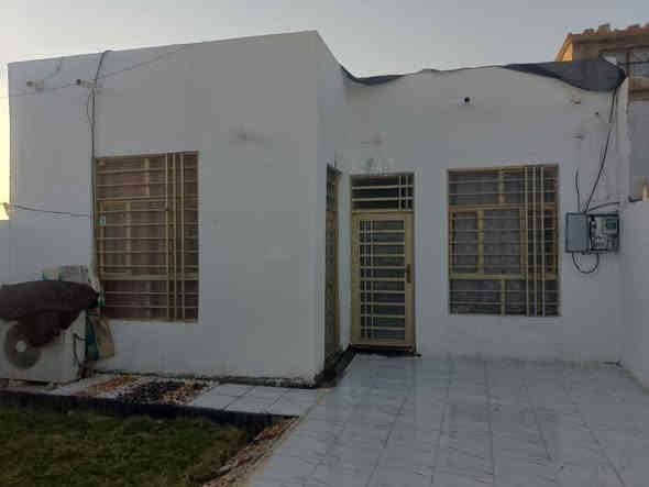 بيت البيع فول مواصفات مساحه 125يحتوي البيت غرفه وصاله واستقبال وتخاريج داخليه  ومطبخ البيت نظيف جدااا بناء درجه اولى جديد سعر مناسب جدااا والشراء له غير سعر 33 متواجد على فيس وعلى الرقم 

***********
