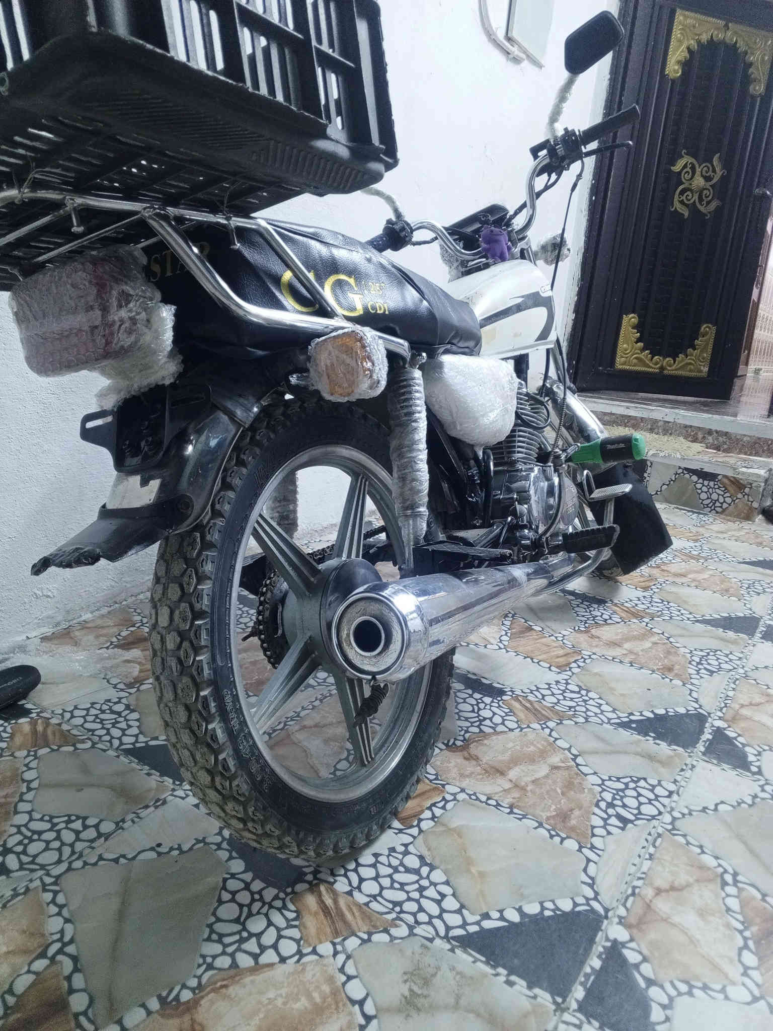 السلام عليكم
📌ماطور للبيع مودل 2018 بسعر مناسب 275 الف ومحرك ما مفتوح وكهربائيات كلها شغال
📌عنوان/كركوك_شقق غاز شمال
📌رقم/ ***********📞
