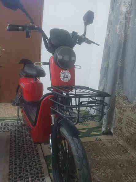 سلام عليكم عندي شحن حجم 20 جديد بطاريات جديده مكاني بصره سعر 200 هاذا رقمي ***********
