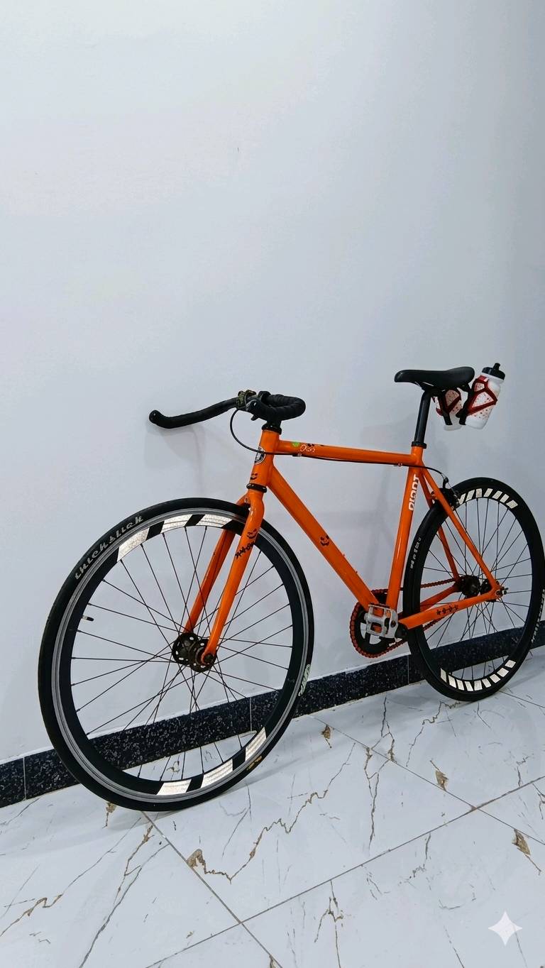 دراجة GIANT مميزة للبيع - حالة ممتازة
​لعشاق التميز والسرعة، دراجة من البراند العالمي Giant Fixed Gear
​الماركة: جينت (Giant) .
​الحجم: المقاس المكتوب على الهيكل هو M .
​الهيكل : مصنوع من الألمنيوم خفيف الوزن
​اللون: برتقالي 
​الزنجيل : معدل بلون برتقالي متناسق تماماً مع لون الهيكل.
​نظام التروس: سنكل سبيد (Single Speed) 
مكاني بغداد 
السعر 250 وبيها مجال انشاء الله
