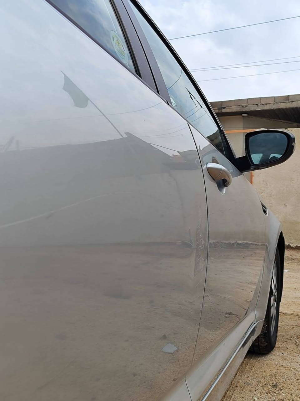 السلام عليكم اخوان سياره كيا5 مديل 2014  سياره باسمي بأسمي اهمشي التحويل اذه ماتحول مانبيع وارد كوري سياره نظيفه بمعنه الكلمه مكينه كير كفاله مكينتهه 2000  رقم بصرة جديد وهزه لل٢٧  قبل ٢٠ يوم هزيته  سياره ماناقصها برغي  بيها ٣ قطع او ٤ صبغ بس يعني نص قطع مو كامله نص قطع تقريبا ماشيه150 ألف .سياره حلوه مالت بيت مواصفات نص فول كشنات كهربائي تدفئه +تبريد .تبريدهه صلوات علا محمد كلش زين
المكان :البصره_ كرمه علي .
الرقم: *********** البصرة, العراق
