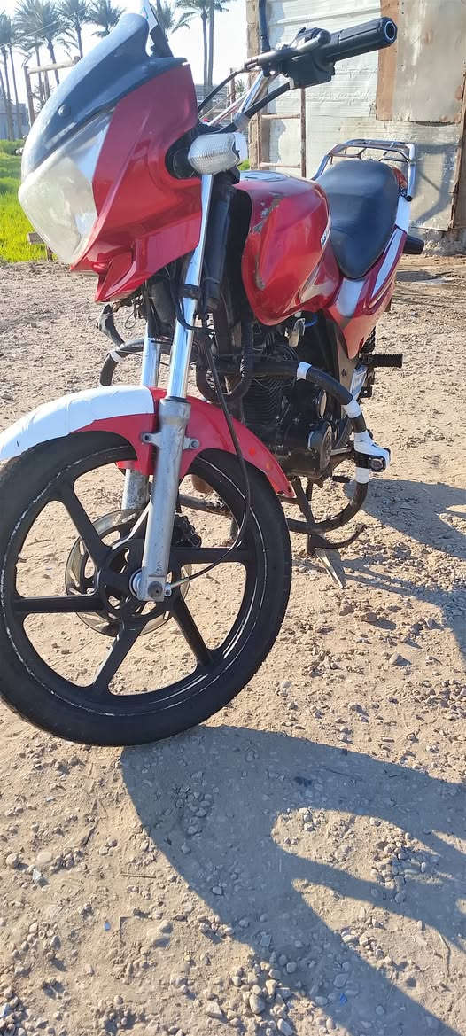 دراجه سايم للبيع موديل 2016 سعر 650 و بي مجال رقم الهاتف 
***********
