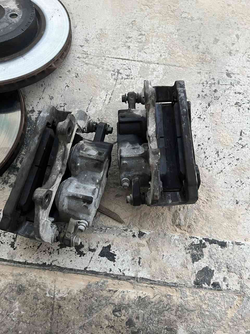 للبيع السعر 150الف للعلم الفج بستمين بحاله جيده جداً الدسكات هم جدد


**إذا كنت صاحب هذا الإعلان وتريد حذفه لأي سبب، رجاءا أرسل رسالة إلى الدعم الفني**