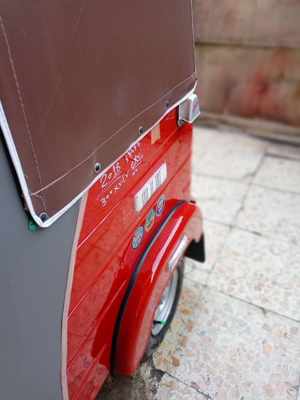 بسم الله الرحمن الرحيم
تكتك 2018 مكفوله كفاله عامه جديده بمعنئ الكلمه مكفوله كشر ومحرك تخم تاير سفريات دوشمه كلها جديد تكتك جانت متروكه فتره يعني فووول نضافه احلئ من الصور بهواي وتجي وتشوف بعينك رقم وسنويه انكليزي بااسمي تحويل ثاني يوم الشراي يخابر ويدلال ***********
