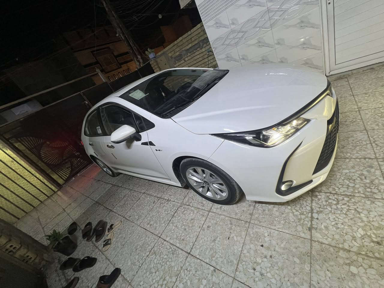 كورلا هايبرد 2025 ماشية 19 الف سيارة بسمي بيه بارد بل بنيد شبر و بارد بل جاملغ الخلفي شويه الهلال السعر 150 وبيه مجال الرقم *********** مكاني بغداد

