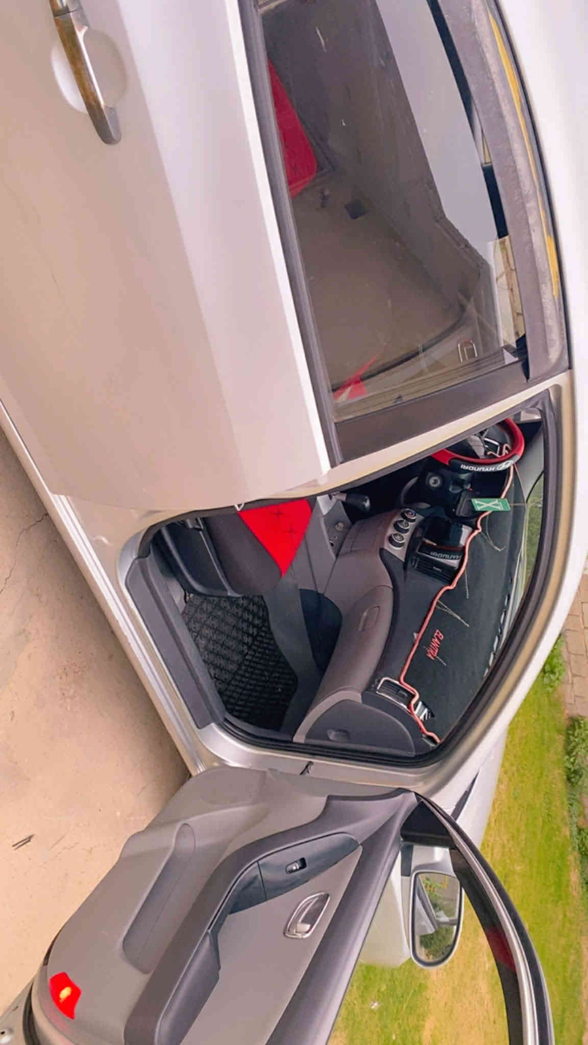 افانتي موديل 2009 بيها جاملغ سايق مبدل لون سلفر
بيها ملاحظات بسيطه سياره بلدعاميات والكشر بيها طخه بسيطه جاملغ خلف السائق ممصلحه 
سياره مابيها صبغ
تخم تاير 
كير محرك مكفولات 
رقم بغداد دولي جديد
تبريد شغال 
محرك١٦٠٠
سعر ١٠٠$ بيها مجال بسيط
بأسمنه تحويل ثاني يوم 
مكان سياره بغداد ناحيه الرشيد 
رقم الهاتف للتواصل 
***********
