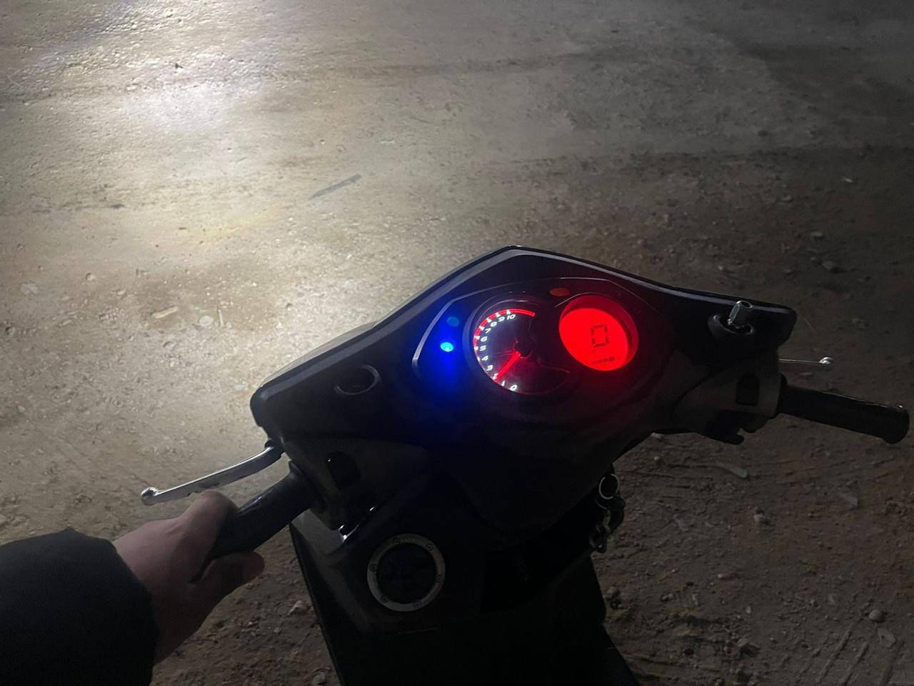 السلام عليكم دراجه سكنس فحل دراجه جديده نازله قبل ٥اشهر نظيفه بيه اوراق اصوليه نظيفه بيه قطع تزويد بل دراجه بلاديه مكان بغداد الدورة سعر مليون 50 بيه مجال حك جيه مراوس حسب قناعة رقم ***********
