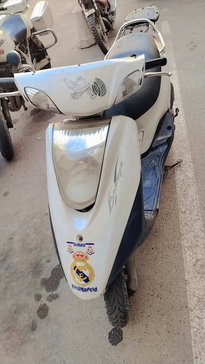 دراجه ابريز نظيفه كامله ما ناقصه شئ سرعه 140 برغي ما مفتوح بيه السعر 500 مكان بسمايه رقم موبايل *********** واتساب موجود الشراى يتصل
