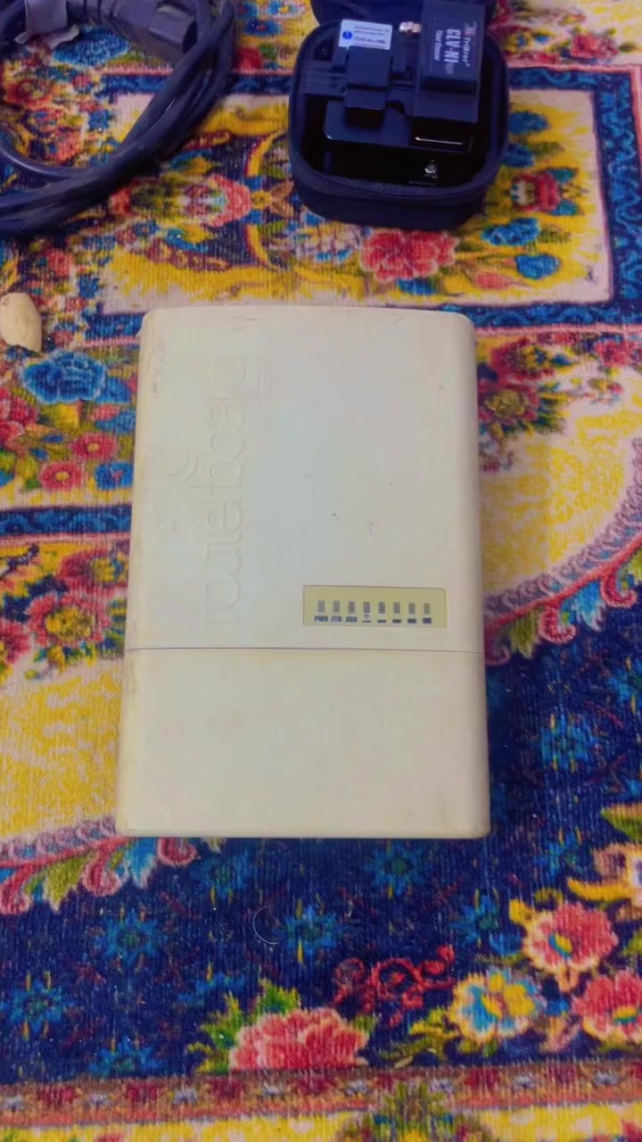 السلام عليكم اخوان هاي الغراض للبيع شلع من عده الدشات زوج موجودات الشراي يجي خاص لا يعلق خاص موجود اخوان *********** وهذا رقمي
