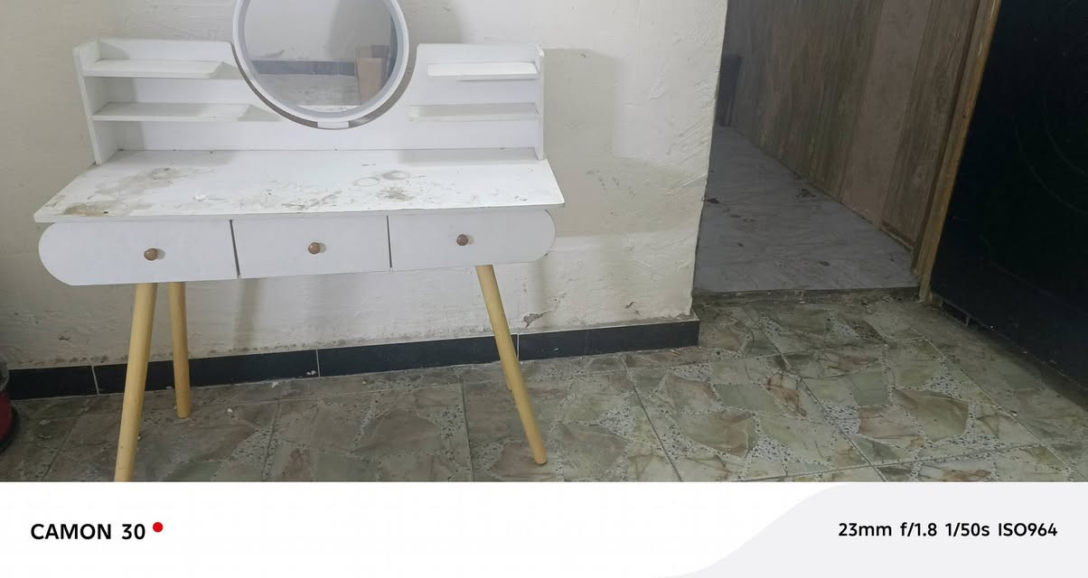 غراض بيت للبيع بسبب الانتقال 
كاونتر كامل ثلاث قطع سعر 500
كنتور ابو بابين تركي عدد 2 سعر الواحد 150
نص تخم مع كوشات مع طبله صغيره سعر 250
ثريه على شكل فتاه سعر 50
 ميز تواليت تركي 150
غساله ملابس حجم 18  تغسل بطانيه سعر 300
 دوشك نفرين سعر 75
  دوشك نفر سعر 45
مغسله مع الحنفيه مع المراآة سعر 45
مكان الغراض شارع حيفا  الاتصال عالرقم ***********   غير متواجد عالفيس
