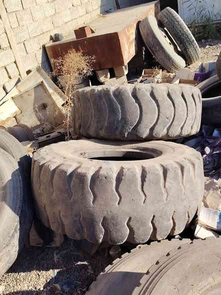 سلام عليكم تايرات لبيع شفل حجم تايرات 20/25 رقم 
***********
