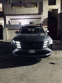 توسان 2025 لون سلفر مواصفات sel فول عدا فتحه وجلد حادثها راسلني وادزلك...