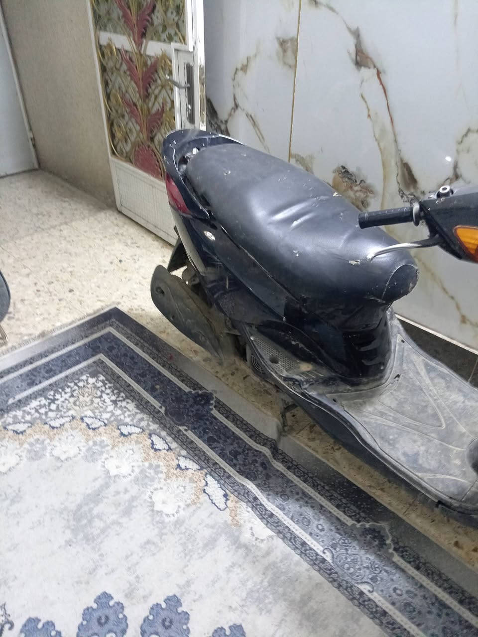 سلام عليكم متاح دراجه بريز ياباني سرعه 140 سلف وهندر الكهربايت شغاله المكينه ناعمه ممفتوحه شلعه ومعدل قفل ستيرن قفل جنطه أوراق كامله سعر ٢٦٠ قفل المكان مدينة الصدر رقم الهاتف ***********
