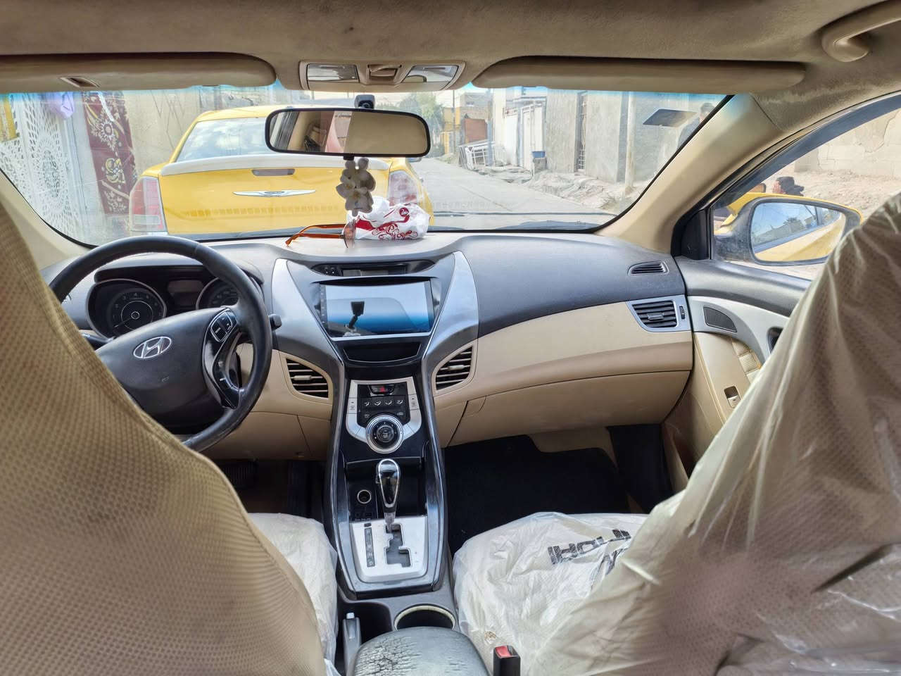 السلام عليكم
#النترا  مديل 2012 وارد خليجي

محرك 1800دوش 

مصفره هيئه وغرامات

السياره خير من الله مكينه كير تبريد خير من الله صدر امامي خلفي. 

تصليح الجاملغ الخلفي 

بسمي رقم جديد. هزه جديده  مكان السياره بغداد 

السعر  93$ الإتصال على

الرقم ***********
