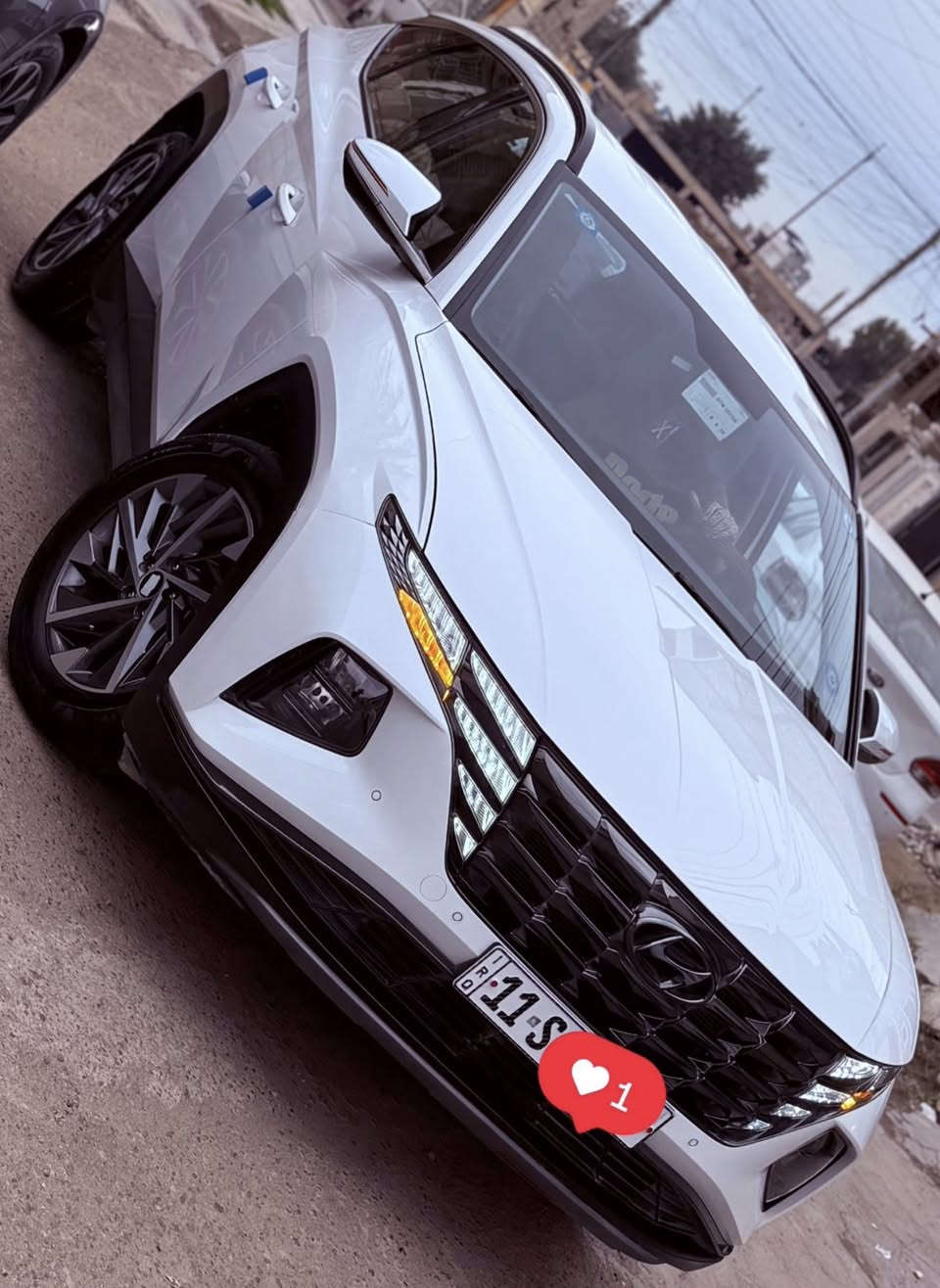 توسان ٢٠٢٣ كفاله زيرو ((ماشيه ٩ الف))
واردخليجي ، ،اللون ابيض، رقم بغداد محرك 2000،  جديده فول مواصفات عدى البانوراما 
1- كراسي كهربائي
2- حساسات امامية خلفية
3 - بصمة تشغيل عن بعد
4 - ويل كروم 
5 - اشاير بالمري
6 - دخول ذكي
7 - هاند بريك بصمة
8 - ثلاث انظمة قيادة ايكو سبورت نورمال 
9 - شاشة ايباد
10 - شاحن واير ليس مع منافذ USP إماميه و خلفية
11 - قطعتين تبريد 
12 - تحكمات ستيرن جهتين
13 - كأمرة دوار
14 - بردات خلفي
15 - الجام اوتو 
16 - مثبت سرعة
17- مري شفط
18 - لايتات دوارة امامية فول LED
19 - زنون لد امامي خلفي

السعر 220وبيها مجال بسيط
رقم بغداد انكليزي بسمي 
حي الاعلام بغداد ‭
***********
