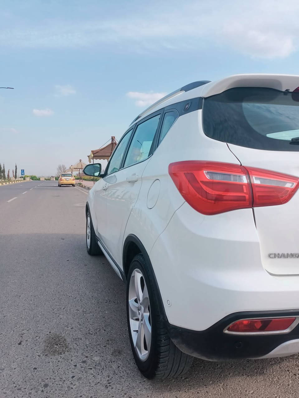 سيارة شانجان للبيع 
✅موديل 2020
✅كشنات جلد 
✅تبريد تدفيه 
✅رادار محيط السياره كامل 
✅كامره خلفيه. شاشه اصليه بلادي 
✅كامره جانبيه 
✅فتحه بالسقف (تنتى) 
✅محرك 16 شرط لا صرف ولا نفخ 
✅الكير شرط توماتيك بي نضام s 
✅سياره نضيفه وكدام العين صاحبها بالموصل 
✅شرط التحويل من الشرعي او وكاله
✅رقم دهوك مسطره اجنبي 
97 بيها مجال بسيط 
التواصل ع الصفحه فقط ✨


**إذا كنت صاحب هذا الإعلان وتريد حذفه لأي سبب، رجاءا أرسل رسالة إلى الدعم الفني**