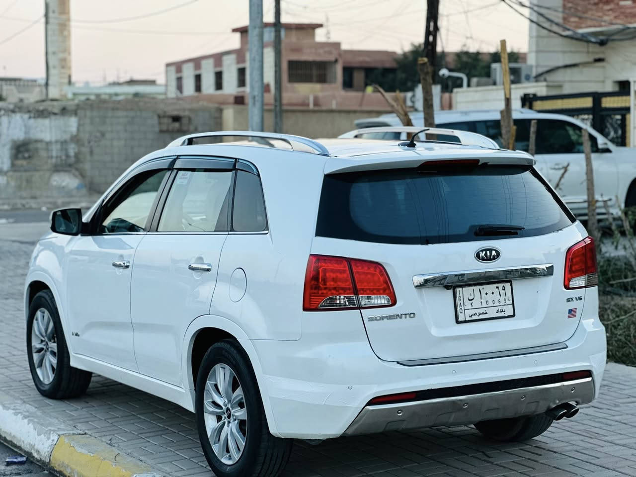 السلام عليكم.   للبيع  سورنتو.   موديل 2013
رقم بغداد.   مشروع وطني.    تحويل مباشر 

أمريكي.   SX.    V6.     فول 1/1
صبغ شبر.   فقط.     والباقي كلين تايتل 
كفاله عامه.    ماشيه.  165,089.  km

كير.   محرك.    صدر.   تبريد.   
تراي.    ماعليها.  كلام.    

السعر.  160. ,  وبي مجال للطيبين 
رقم. هاتف.   ***********
مكاني.  الفلوجه.    الكرمه.
