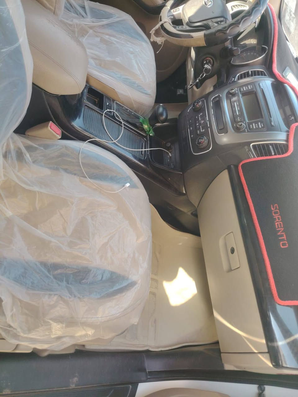 سلام عليكم سورنتو اللبيع مديل 2013  تخم تاير حداديه مكفوله كفاله عامه رقم نگليزي واسط  
*********** وبخدمت الشرااي
