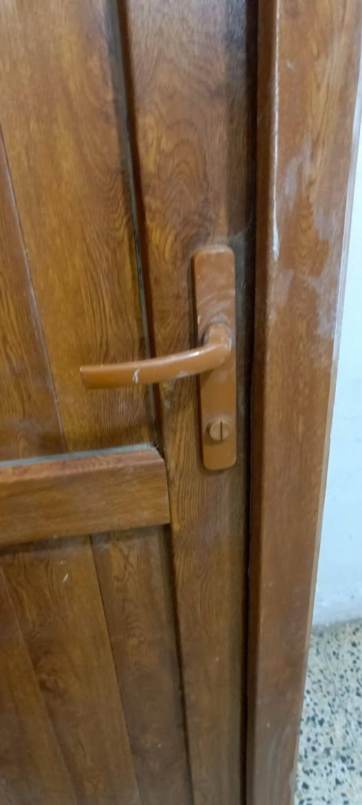 سلام عليكم باب الامنيوم للبيع رقم الاتصال ***********
