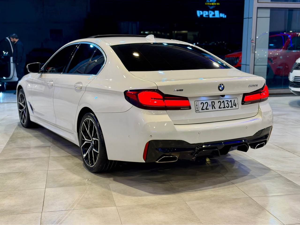 BMW 530 
2022 
فول مواصفات 
لايتات ليد و زينون 
حساس خلفي امامي 
رادار امامي جانبي خلفي 
هيكل M باكيج 
داخل مشمشي بيلاد 
داتاشو 
سماعة هرمان كاردون 
تشغيل عن بعد 
سيارة بدون صبغ بدون ارباك 
٢ مكان صغير pdr بيها 
٣١٠$
*********** وتس اب
*********** أربيل, العراق
