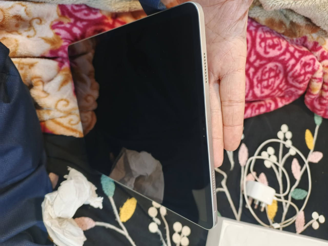 ايباد.  M2   PRO
13 انج حجم الكبير 
مواصفاتة معروفة 128GB
مكفول من كلشي بطاريتة لو 90 لو 91
مستخدم فقط مسلسلات بدون العاب 
سعرة 900 مكاني بغداد البياع


**إذا كنت صاحب هذا الإعلان وتريد حذفه لأي سبب، رجاءا أرسل رسالة إلى الدعم الفني**