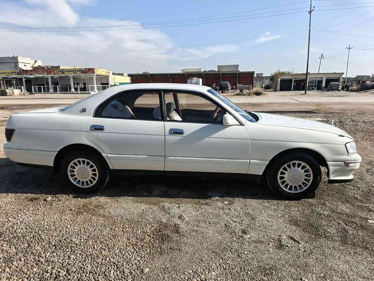 السلام عليكم بطه تويوتا موديل 95 رقم نينوى الماني شرط الوكاله والتحويل ايمت متريد منفصل سياره حيل حلوه من الدعاميه للدعاميه طخم تاير جديد صدر امامي خلفي جديد داخلها حيلل حلو كهربائياتها كلها شغاله باور جديد سياره ناعسه بشكل سياره مكفوله كفاله عامه من الكص والنقل الجثه  السعر50 وبيها مجال للشراي الرقم ***********
