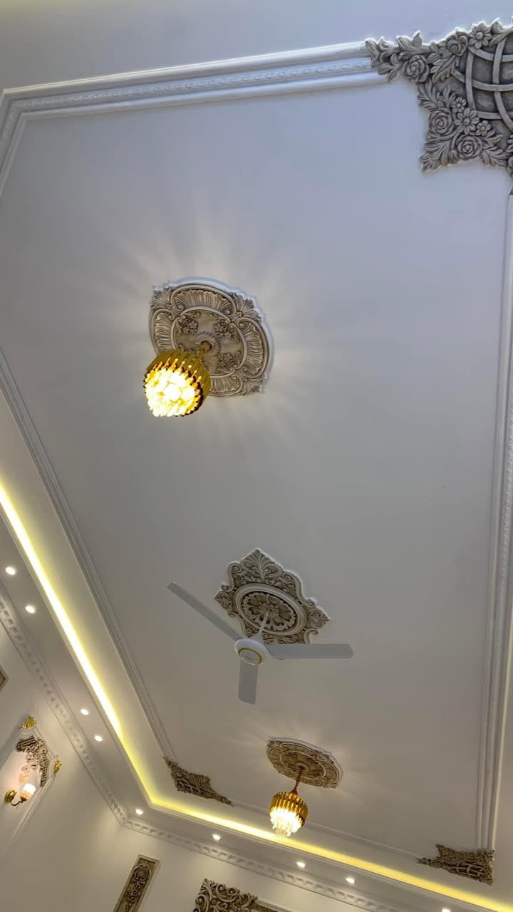 جانب من اعمالنا
ديكور سحب ملكي 💎

#لمسة_ابداع للديكورات 
الداخلية والخارجية 

“ تصميم وتنفيذ جميع الديكورات مواد وعمل كاملة بالاضافة الى كهربائيات والصبغ

- جبسن بورد 
-بوردكس
- سحب ونقوش ملكية 
- كافة انواع الاصباغ الداخلية والخارجية 
- اسقف ثانوية 
- تغليف جدران
- بديل رخام 
- بديل خشب 
- ورق جدران 
-فوم 
- تصميم وتنفيذ واجهات المنازل 

للتواصل الاتصال او واتساب :***********
