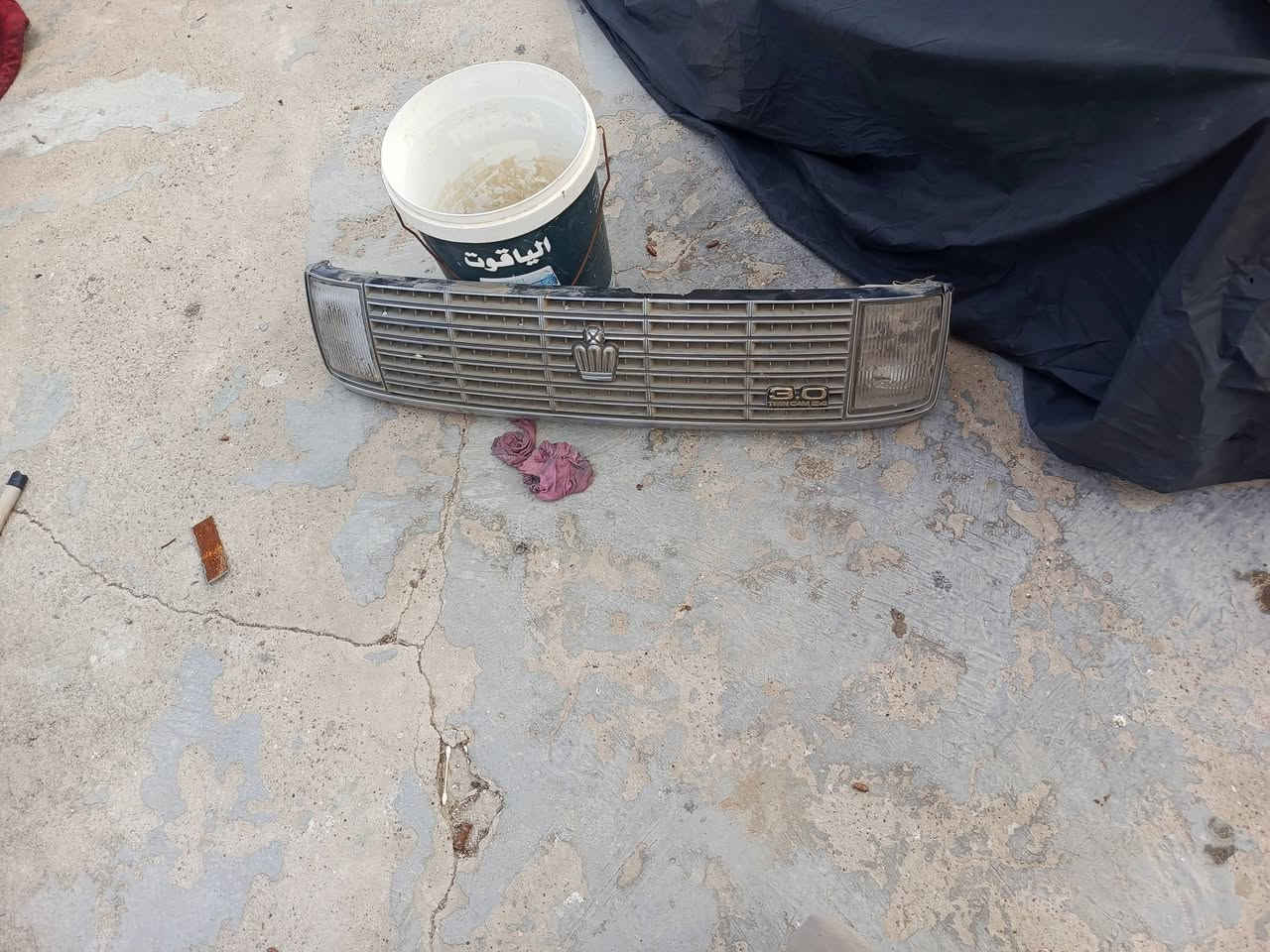 سلام عليكم شباك مع لايت هارتوب جهة السائق للبيع..***********
