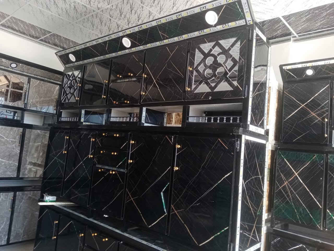 وصول وجبه جديده كاونترات مترين ونص سنك متر و30 مرمر جديد ما مستخدم بأنسب الاسعار اتصل ودلل ***********
