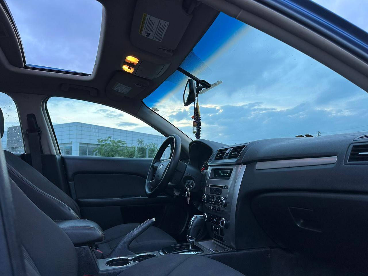 فورد فيوجن ٢٠١٠ للبيع
محرك V6-3000 
تحكم ستيرن 
كشن قماش لون اسود
فتحه سقف (سلايد روف)
رقم سليمانيه الجديد
 بيهة دخان ابيض بالمحرك
السعر 90 $
للتواصل واتساب مكاني بغداد الغدير 
***********
