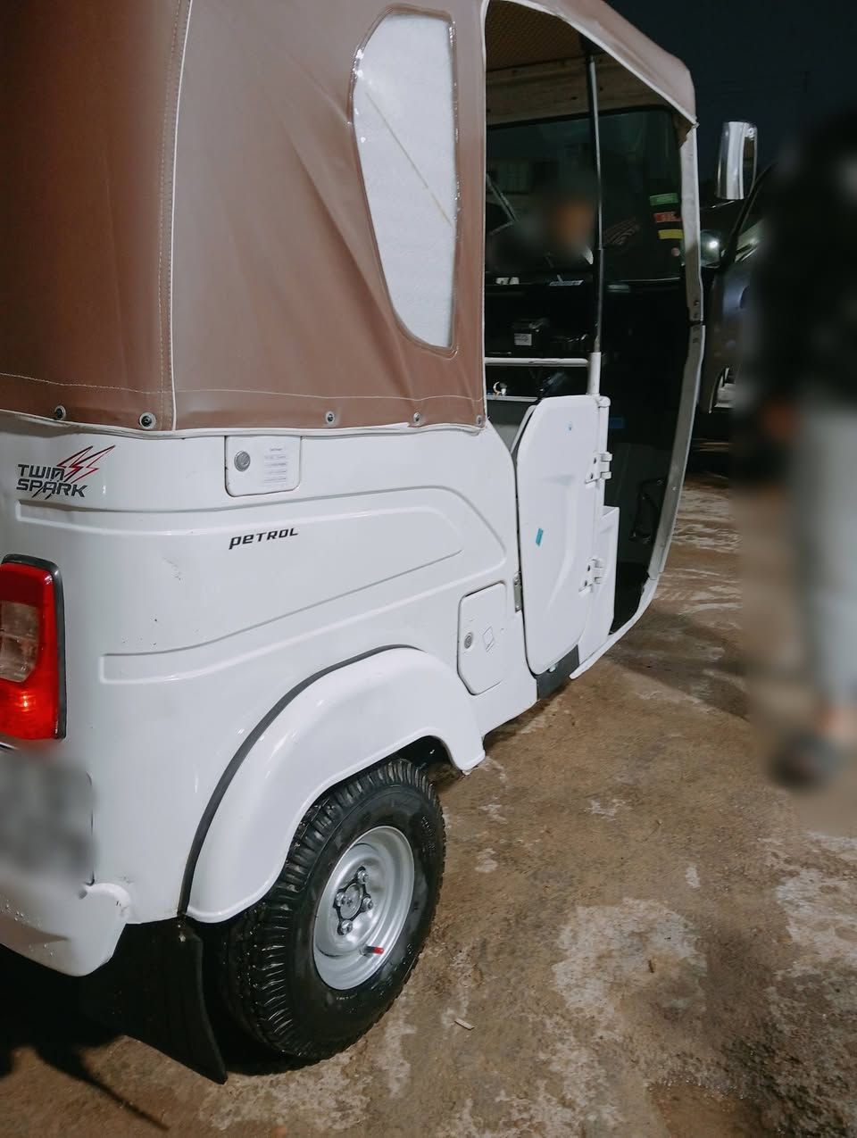 السلام عليكم تكتك للبيع تكتك مديل 21 الشهر 12 تكتك بلاديه مكفوله كفاله مكينة مجفته
السعر 8 مليون ،و300 الف
الرقم *********** 
العنوان كفاءات العبيد بغداد
التواصل فقط على الرصيد 
لا نرد المراسلة على الواتس
