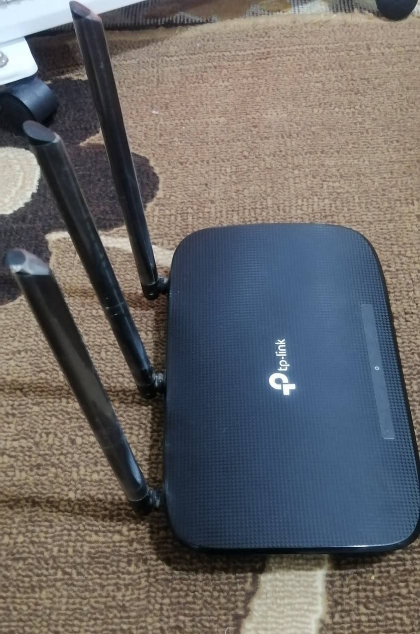 للبيع راوتر مستعمل قليل كلش نضيف
خاص مفتوح
***********
***********
