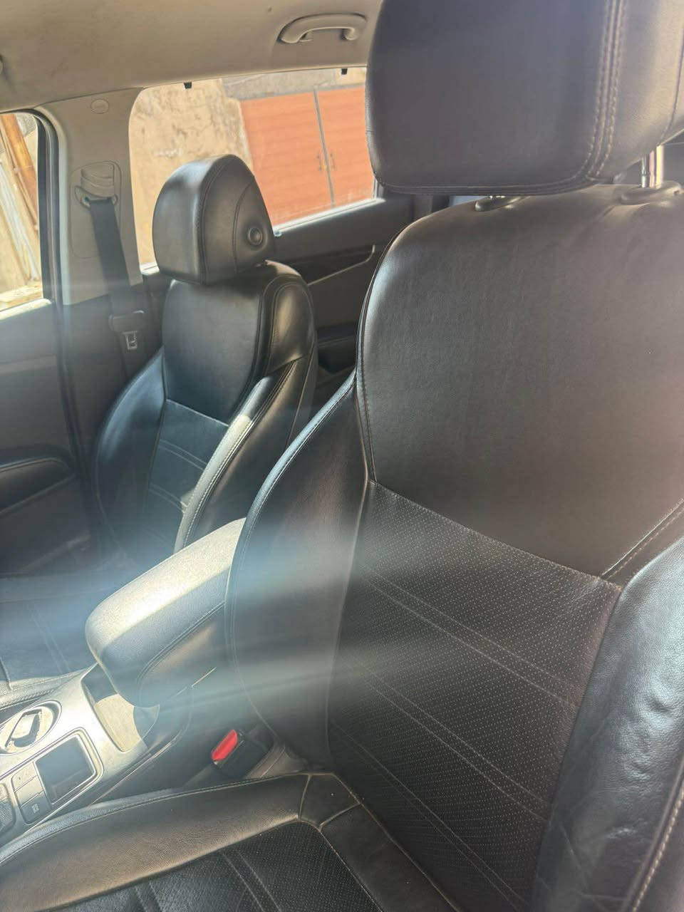 سيارة سورنتو موديل ٢٠١٧ بصمه مكفوله من الصبغ والضربه سته سلندر بيه تقرير غرق مكينه والكير بحاله جيده السنويه مجدده لغايه ٢٠٢٩ ومبدل الارقام رقم صاحب السياره *********** البصرة, العراق
