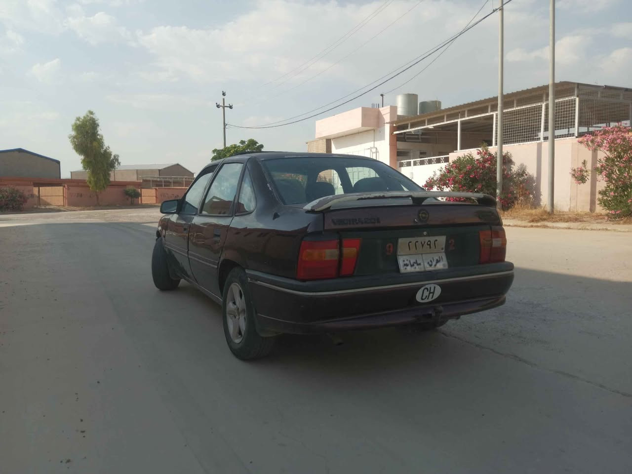اوبل فيكترا  1992  سنوية 2020 ، محرك 2.0، سلايد و ABS, سيارة جاهزة كهربائيات شغالة بدون خياس،
رقم الموبايل : *********** كركوك, العراق
