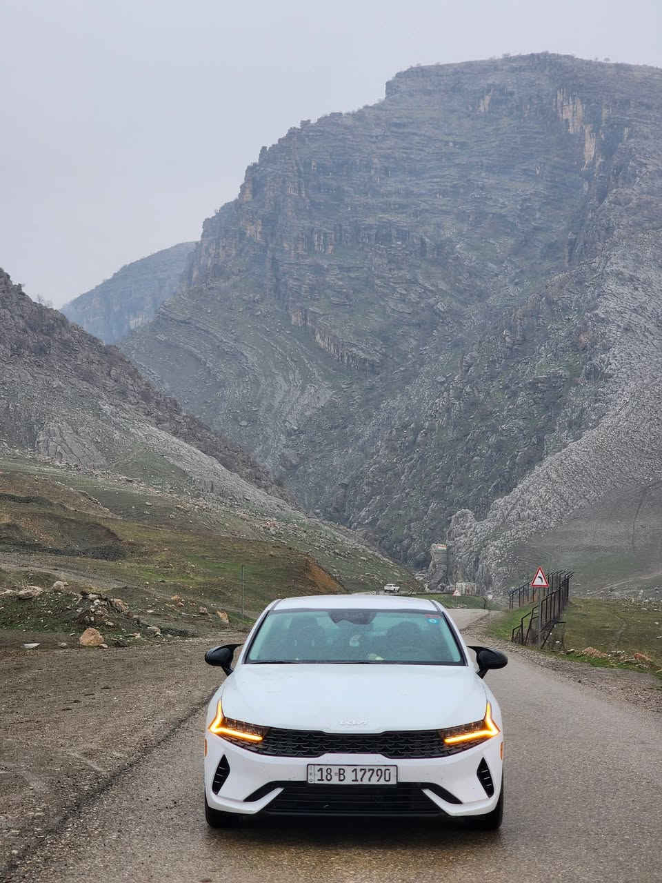 K5 موديل 22 
حادثه سطحي بدون ايرباك 
مواصفاته 
بصمة
سايد بريك كهربائي 
قياده ذاتية 
رادارات امامي خلفي 
نقطه عمياء 
شاشة اندرويد اوتو و ابل كار بلي 
تشغيل عن بعد 
لايت عالي اوتو 
تخم تاير بريجستون جديد ضمان 3 سنوات 
سياره جاهزه ما بيه اي نقص 
حتى الجيك طافي 

رقم بابل و مكانه بابل 

السعر ١٧٥ و بي مجال قليل 
***********
