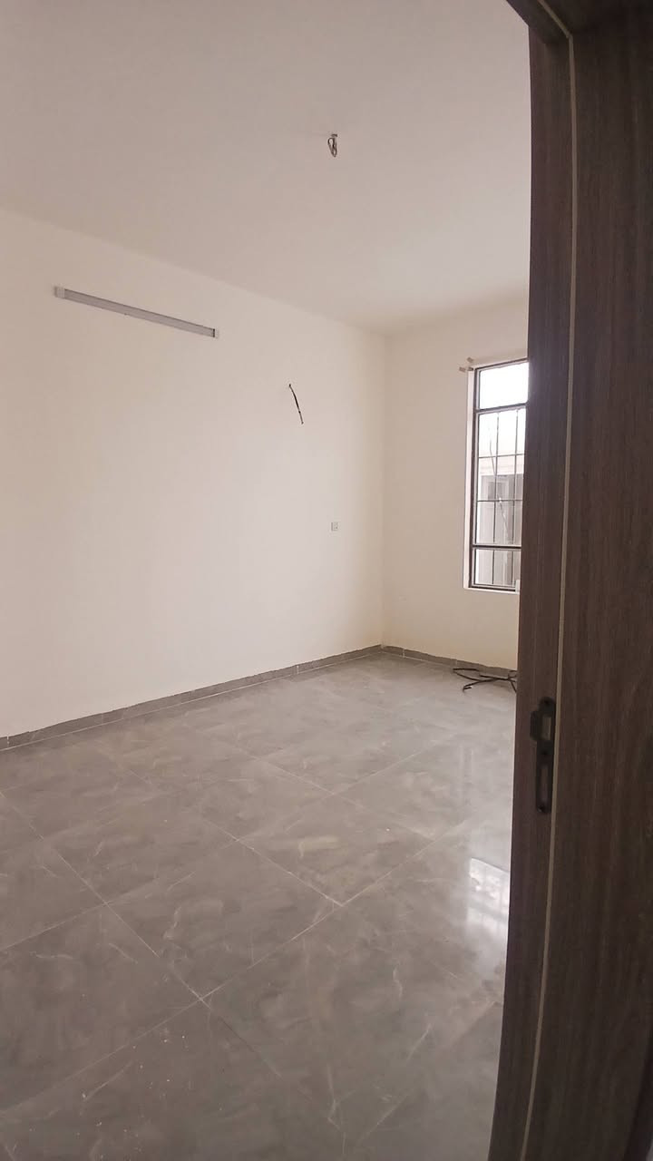 على بركه الله دار للبيع دوانم المعمل مساحه ١٠٠متر طابق واحد يتكون من غرفه واحده شغل ممتاز 
موقع الدار خلف جامع تبارك الرحمن للاستفسار اكثر اتصل على *********** او زياره مكتب زمزم
