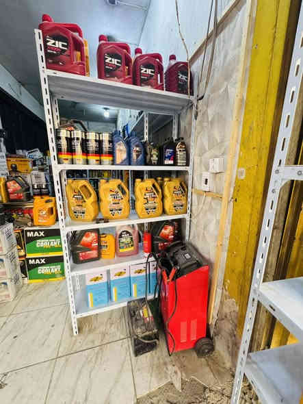 الوكالة العالمية محل الرتاج لتجارة الزيوت

يسر الوكيل المعتمد لشركة ZLC الكورية أن يقدم لكم أجود أنواع الزيوت العالمية بجميع درجاتها، المتخصصة للسيارات وللتكاتك و
كما يقدم  لكم خدماتنا المتكاملة تحت سقف واحد، والتي تشمل خدمة تبديل الزيت المحترفة وخدمة كهربائي السيارات، وذلك وفق أعلى معايير الجودة والأصالة. عدهم خدمةً تبديل الدهن والفلاتر، 

📍 عنواننا: مدينة الشعب – الشارع العام (الخدمي) – قرب تقاطع الصحة – البناية الثالثة.
📞 للتواصل: ***********
