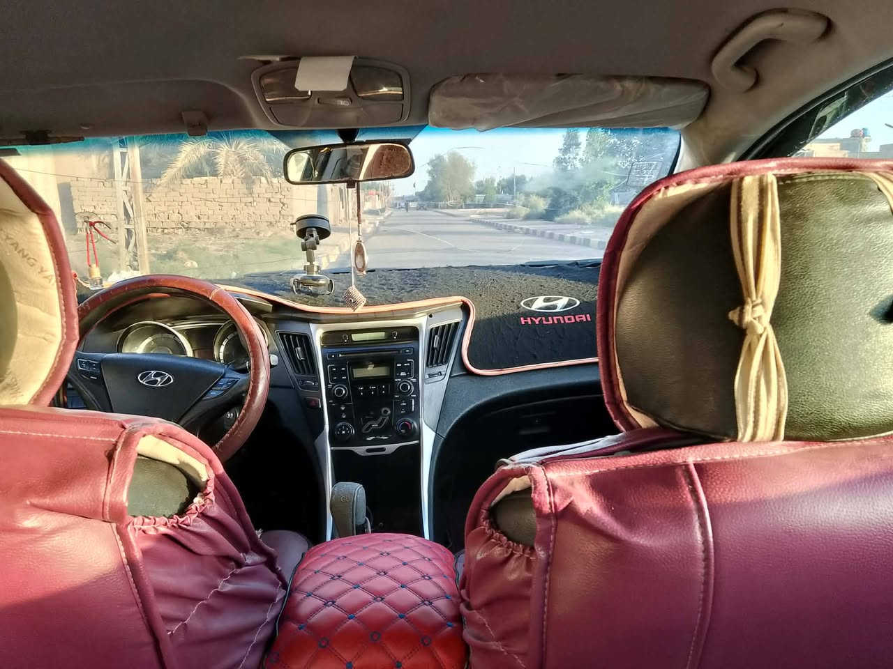 السلام عليكم..
سياره سوناتا 2011. وارد خليجي 

كير مكينه دوش مكفول. مكينتها 2000

بيها جاملغ الجدام الايسر مرجع بارد قدر شبر  وماعابر على الداخل. سياره نضيفه وما متعوبه 

سنويه جديده 2027

السعر (خاص) 
مكان السياره. ميسان 
للأستفسار مراسله الصفحه. 

او الواتساب على الرقم (***********)
