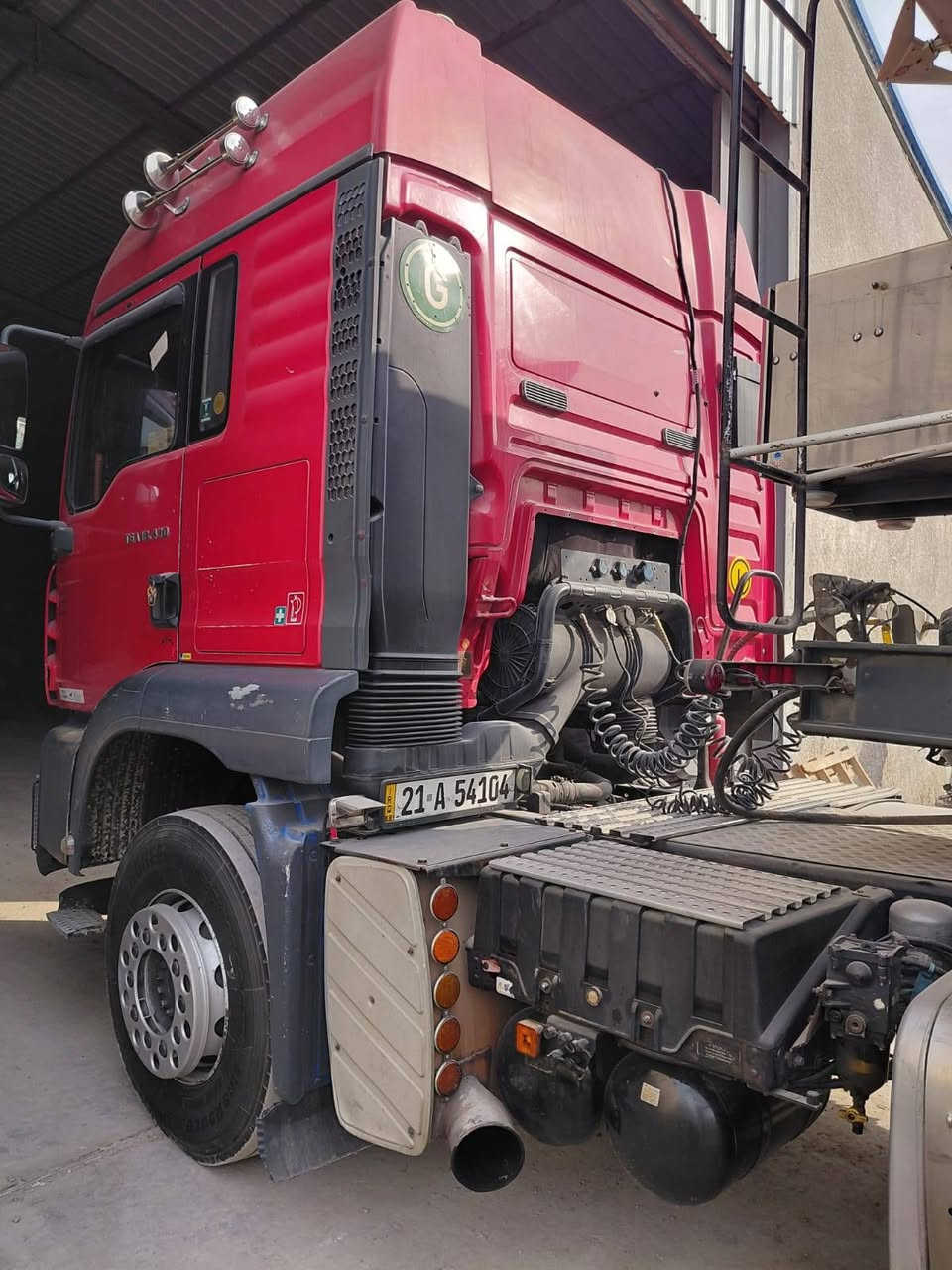 للبيع قلاب MAN جاهز للعمل وبحالة ممتازة
مواصفات جبلي 
قلاب MAN TGA 18.430
موديل ٢٠٠٥
عربانه ماكنيسان ٢٠١٧
تخم تاير راس و عربانة
مكينة ٤٣٠ انجكتر
٤ دناكير
سيارة مرقمه سليمانية
قوي ويعمل بكفاءة عالية في النقل الثقيل
الهيكل نظيف جداً و بدون اي نواقص
المركبة جاهزة للفحص والمعاينة في أي وقت
📍 العنوان: بغداد
📞 للمزيد من المعلومات و الاستفسار:
يرجى إرسال رسالة عبر الواتساب فقط
***********
