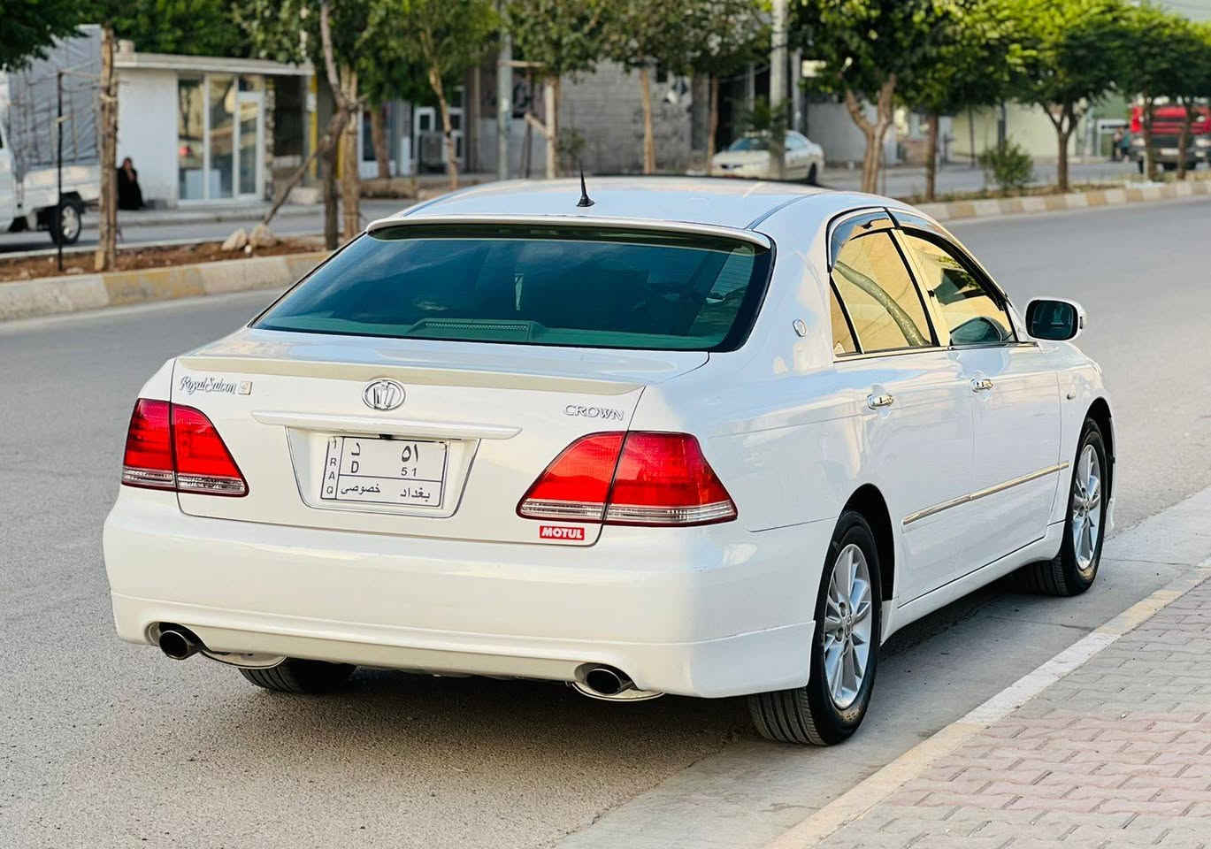 تویۆتا كڕاون شاهینە Royall Salon مۆدیل 2005  بەس موسە شوێنی بڕاوەكەی بۆیاغە 182گێر گەورەی مەكینە گەورە (مەرغووب) سێ دوگمە  بەسمە ڕەش ناو زەرد  پەردە لایت و ئاوێنە ئیشارەت ناوچەی كوێر تەبرید ساردوگەرم گێر و مەكینە بەشەرت تایەی تازە سەیارەكە سەقفی وەك شووشەیە هیچ چاڵ و چۆڵ و شوخت و قوپاوی بەهیچ شوێنێكیەوە نی یە زۆر زۆر جوانیش ماوەتەوە و زۆریش تووند و تۆلیشە هەر هەموو مەسرەفێكی لێ كراوە و هەموو شتێكی بەشەرتی دە وەستا
ناونیشان ڕانیە
ژمارە موبایل ڤایبەر و تلیگرام و واتساب 
***********
تكایە ئەگەر موشتەری تەلەفۆن بكە یان لە مەسەنجەر نامە بنێرە
تکایە کە مشتەری نیت سەرم مەیەشێنە لەگەڵ ڕێزم
تاقانەی بیتوێن و پشدەر
