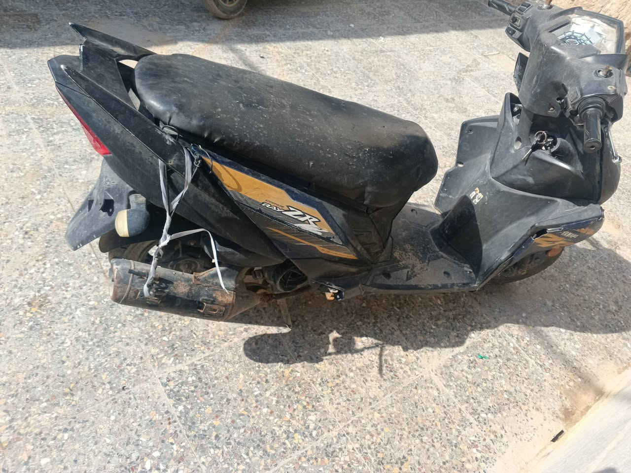 ZR19 دراجه مكينه حلوه شغاله سلف نقصه قبق هندر ولايت أمامي بس شد الواير مالته ومكان برغي الصالنصه بالمكينه مكسور ب425 وبيه مجال


**إذا كنت صاحب هذا الإعلان وتريد حذفه لأي سبب، رجاءا أرسل رسالة إلى الدعم الفني**