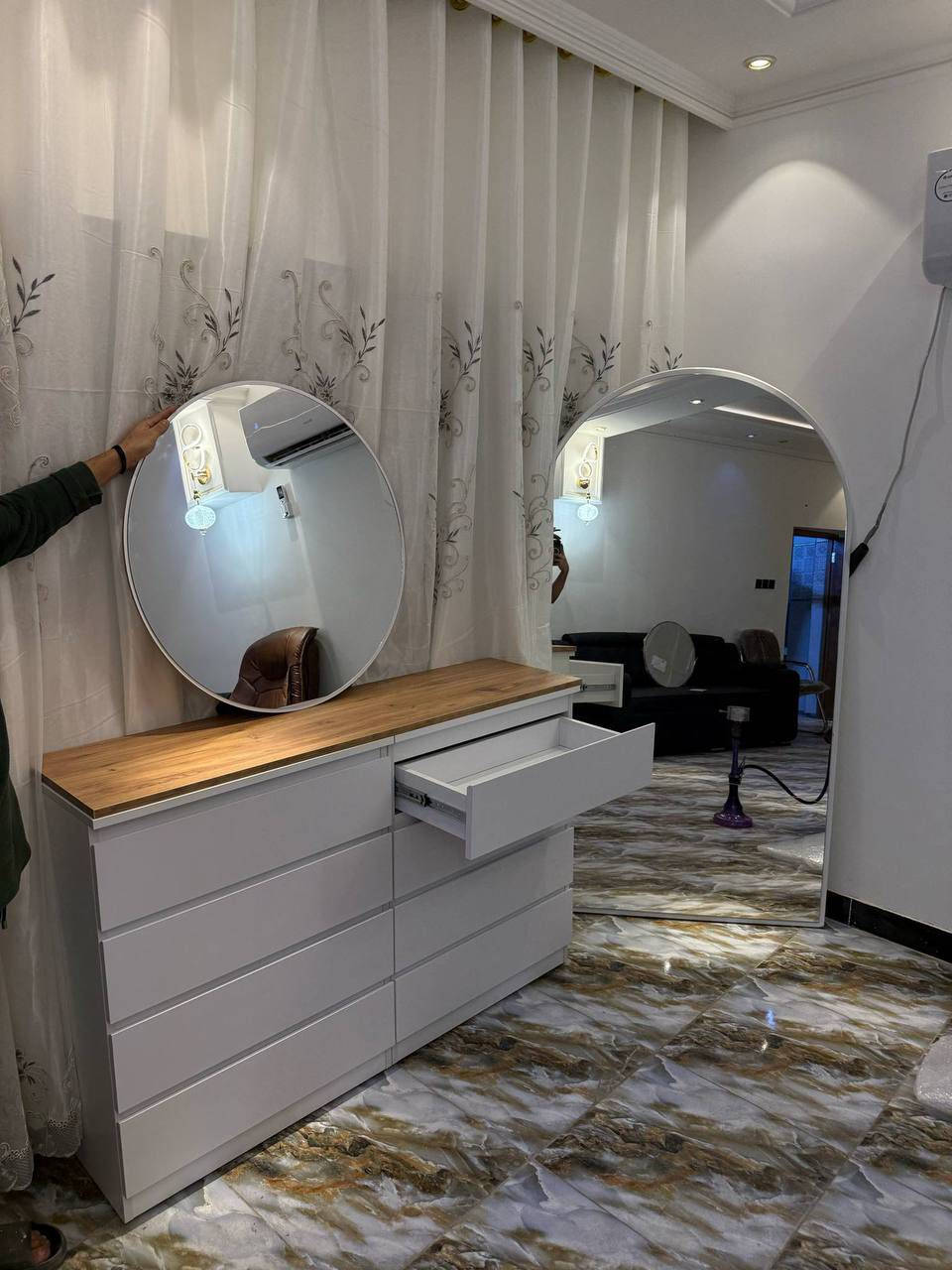 متوفر أنواع مرايات + رفوف 
وميز مكياج 
ورفوف عموديه وافقيه ❤️

للحجز مراسلة الصفحه


**إذا كنت صاحب هذا الإعلان وتريد حذفه لأي سبب، رجاءا أرسل رسالة إلى الدعم الفني**