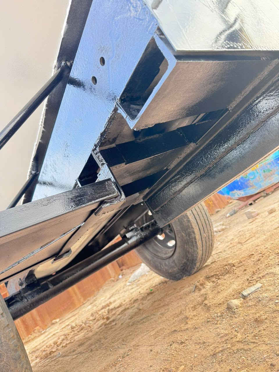 مقطوره سعة 6000لتر حديد مغلون 3ملم شاصي 8ملم  دنكير تريله تاير 22.5 للاستفسار واتساب ***********
