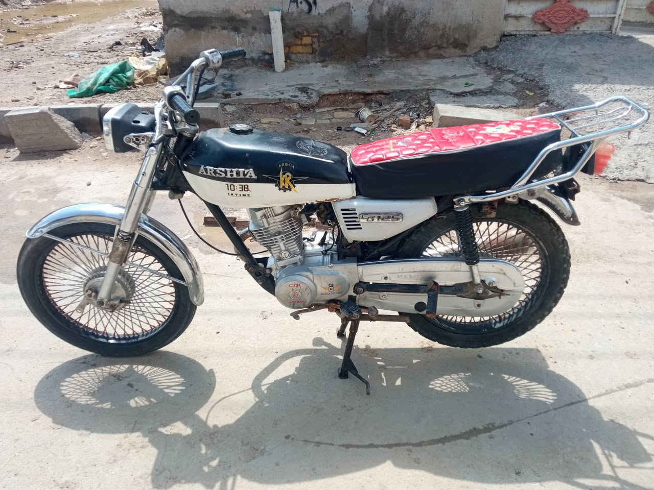 مديل 21كلك محرك مامفتوح بيها خيط دخان دراجه جاهزه عل وضع شركه سعر 300وشراي يتصل *********** شطره
