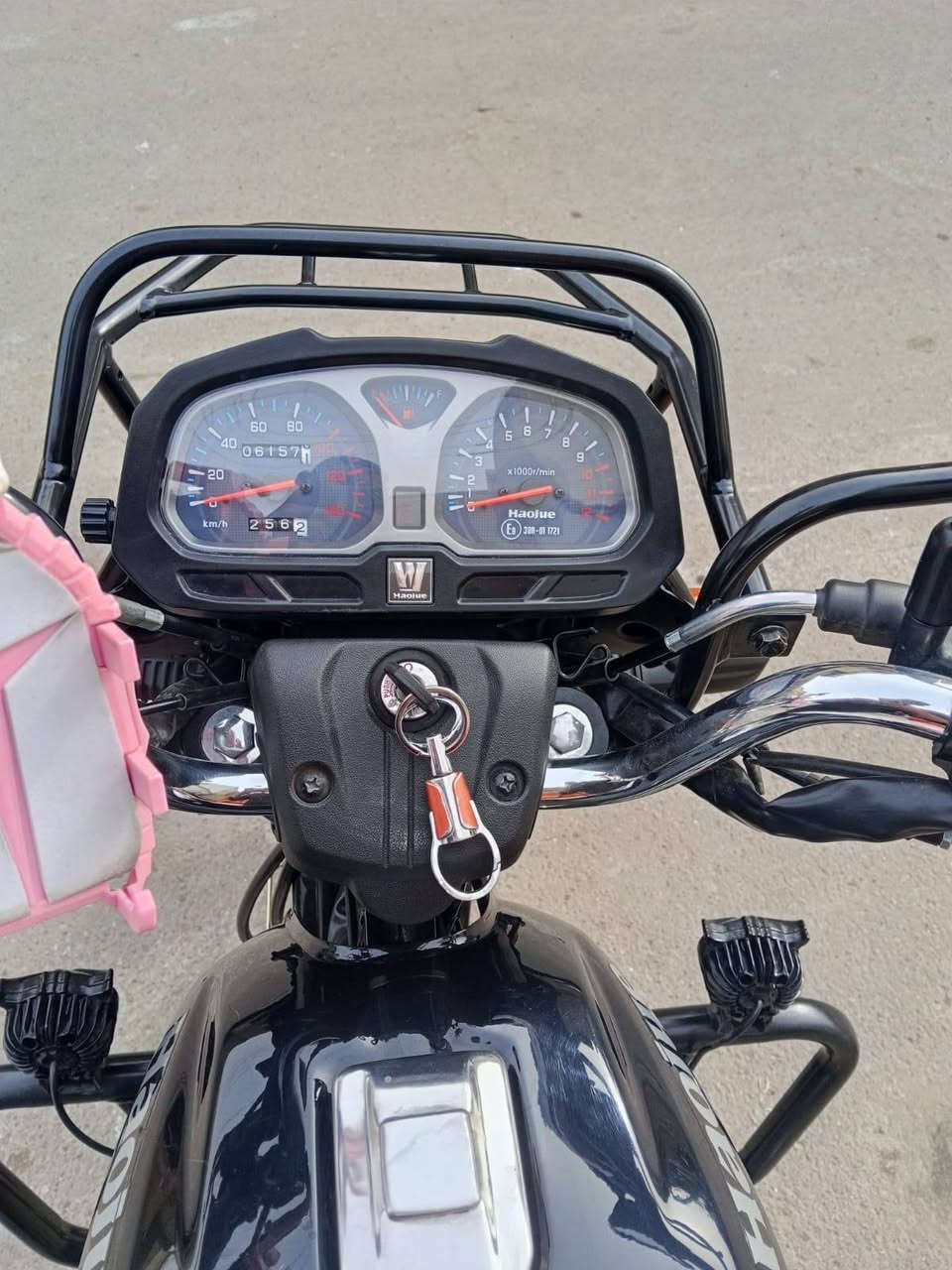 للبيع هاوجي قفاز جبلي لتباوعلي ع صندوك ممشتغل دلفري اقل شهر من مشدود موديل ٢٣ بنايلون مكفول وين متريد روح افحص مرقم تحويل ثاني يوم مكان رمادي سعره مليونين و ٥٠ بي مجال ***********
