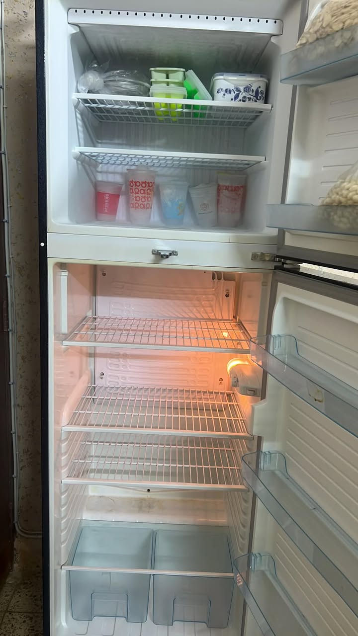 ثلاجةجنرال للبيع نظيفه بس ناقصه غاز
 حجم 20
سعر150 مجال بسيط.   كركوك


**إذا كنت صاحب هذا الإعلان وتريد حذفه لأي سبب، رجاءا أرسل رسالة إلى الدعم الفني**