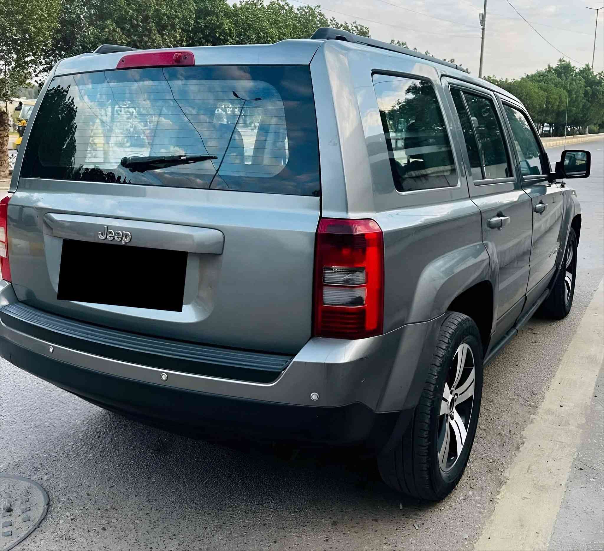 جيب باتريود وارد امريكي
السياره كفاله بيه دحجه 
بلباب خلفي بصيطه 
ومدكر امامي بي شخطه 
بصيطه سياره مامشيه هواي يعني مامتعوبه ستخدام شخصي  
مديل 17تحكم استيرن 
سياره مال سفر رقم سياره 
بغداد سعر سياره 110
بي مجال طيبين 
رقم راعي سياره 
***********
موجودسياره بل البصره
