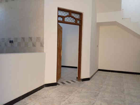 بيت خلفي مساحه 100م جديد بناء حديث مامسكون شغل درجه اولى عنوان حي الفداء شارع ابو لبنان فرع المضخه مقاطعه 22 كافت الخدمات سعر 84 ستفسار ***********
