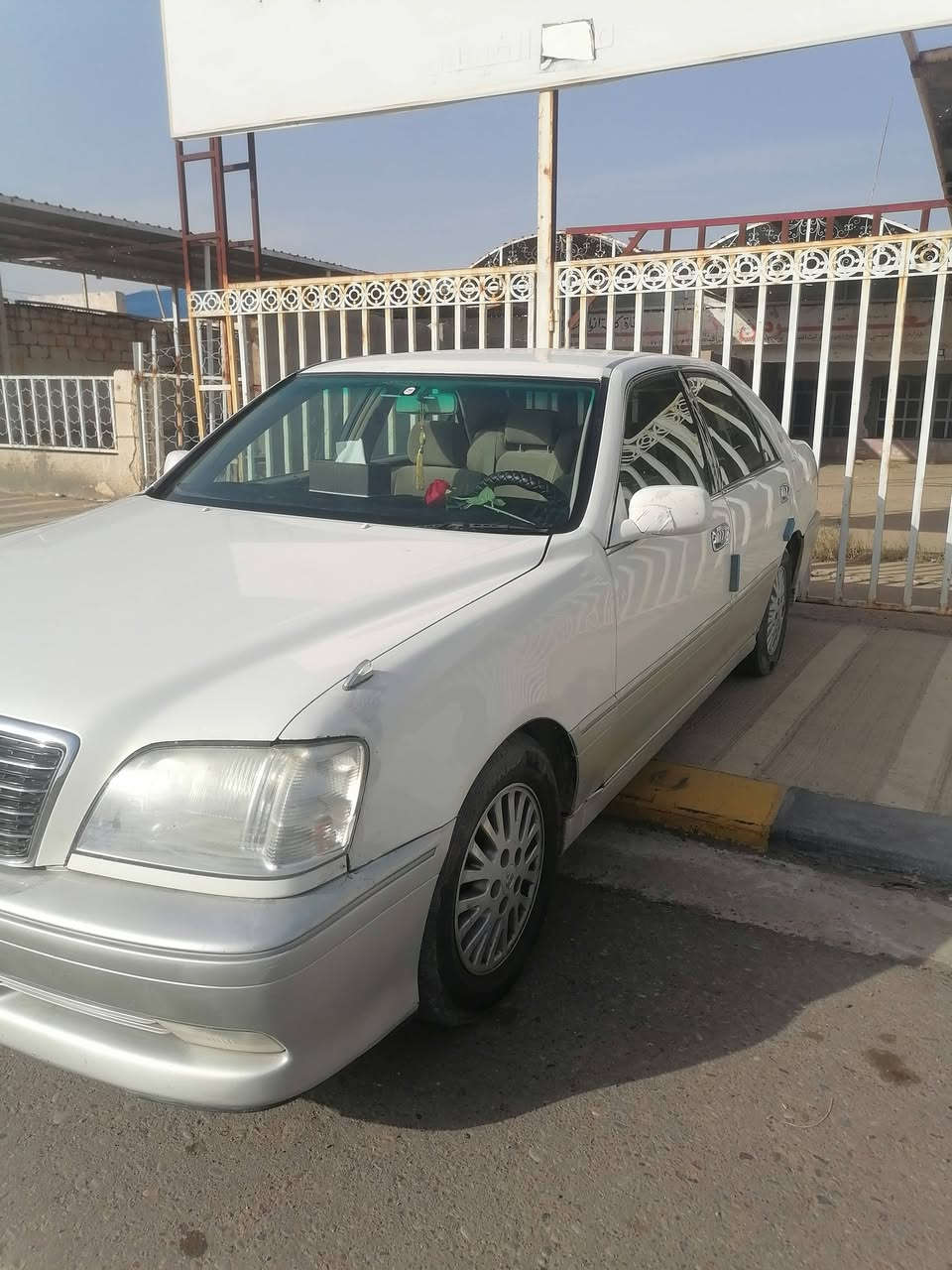 ملكة كص للبيع محرك ففتي
كير ومحرك شرط
مسجل سماعات دمام فول
تبريد وتدفئه
صدر فول
سياره خير من الله ما ناقصها شي بس تركب
رايدها ب35 وبيها مجال حك الجيه
مكاني صلاح الدين بيجي
رقمي ***********
